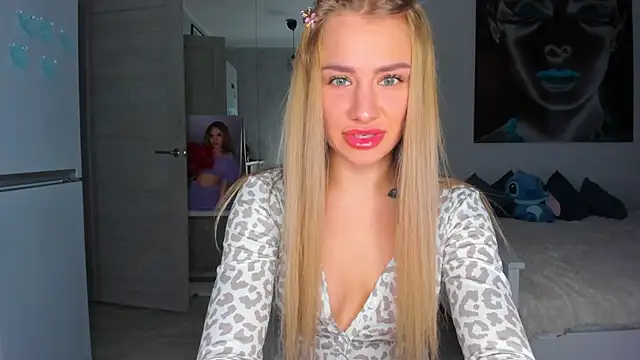 Snapshot of MashaFromRussia__ chatting on November 6, 2025, 9:24 am MashaFromRussia online show from November 6, 2025, 9:24 am