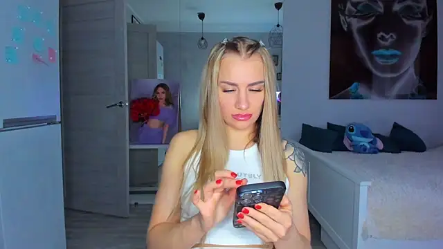 Snapshot of MashaFromRussia__ chatting on November 12, 2025, 8:51 am MashaFromRussia online show from November 12, 2025, 8:51 am