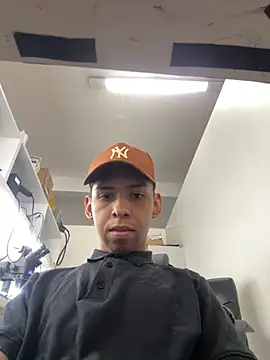 Snapshot of Oqui chatting on April 7, 2026, 8:10 pm Oqui online show from April 7, 2026, 8:10 pm