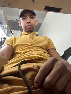 Snapshot of Oqui chatting on April 15, 2026, 6:12 pm Oqui online show from April 15, 2026, 6:12 pm