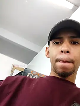 Snapshot of Oqui chatting on February 23, 2026, 1:23 pm Oqui online show from February 23, 2026, 1:23 pm