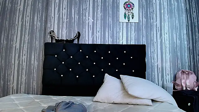 Alicee Moonn online show from November 13, 2025, 8:02 pm