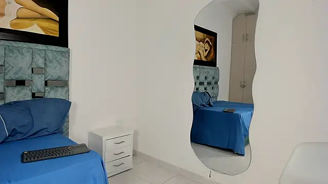 tamara lovv online show from September 24, 2025, 12:22 pm