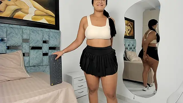 tamara lovv online show from October 1, 2025, 12:09 pm