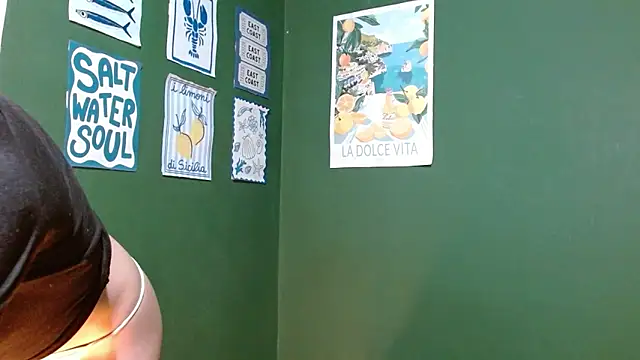 Snapshot of Roxiehood chatting on November 23, 2025, 1:59 am Roxiehood online show from November 23, 2025, 1:59 am