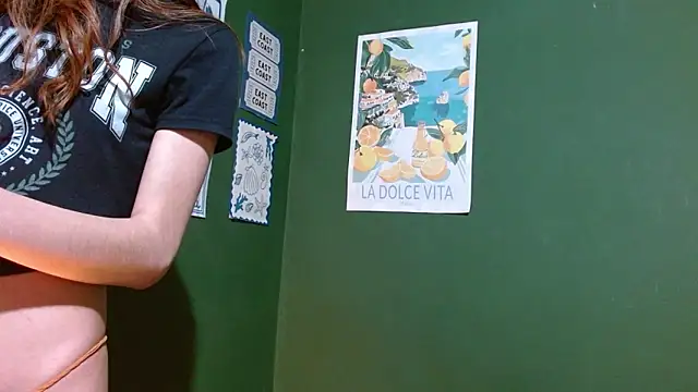 Snapshot of Roxiehood chatting on November 16, 2025, 1:54 am Roxiehood online show from November 16, 2025, 1:54 am