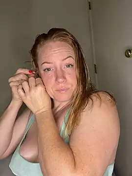 ChiliRoja online show from October 3, 2025, 4:47 am