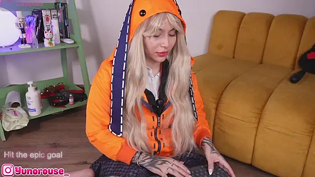 Snapshot of YunoRose_ chatting on January 11, 2026, 3:57 am YunoRose online show from January 11, 2026, 3:57 am