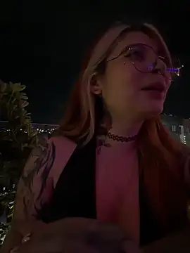 Snapshot of YunoRose_ chatting on March 15, 2026, 3:57 am YunoRose online show from March 15, 2026, 3:57 am