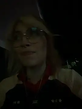 YunoRose  online show from June 18, 2026, 3:27 am