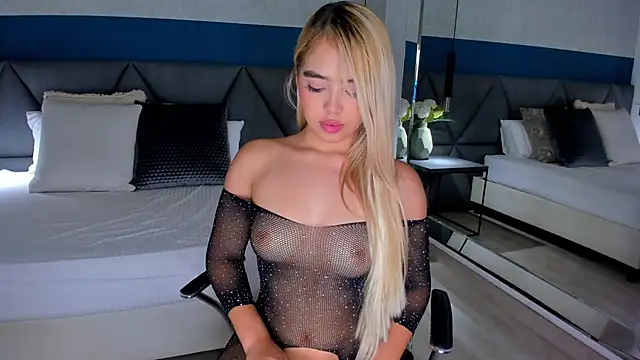 Snapshot of Mia_Roswell chatting on November 23, 2025, 5:39 am Mia Roswell online show from November 23, 2025, 5:39 am