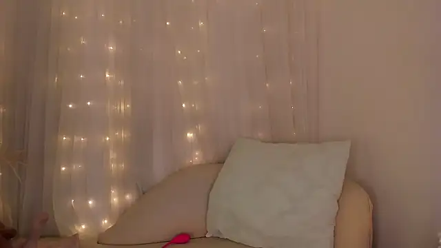 Snapshot of Violett030 chatting on November 24, 2025, 4:01 am Violett030 online show from November 24, 2025, 4:01 am