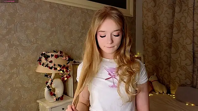 Snapshot of Emma_Frosty chatting on January 14, 2026, 9:40 pm Emma Frosty online show from January 14, 2026, 9:40 pm