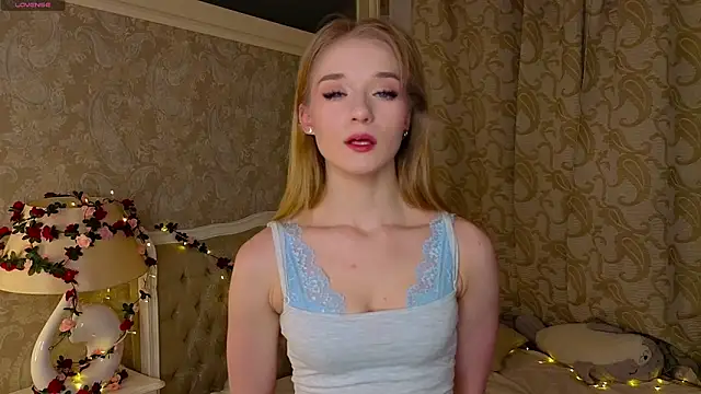 Snapshot of Emma_Frosty chatting on February 17, 2026, 8:50 pm Emma Frosty online show from February 17, 2026, 8:50 pm