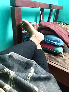 Snapshot of Villageanuty chatting on April 10, 2026, 12:45 pm Villageanuty online show from April 10, 2026, 12:45 pm