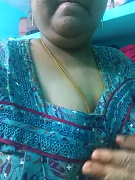 Snapshot of Villageanuty chatting on February 6, 2026, 3:13 am Villageanuty online show from February 6, 2026, 3:13 am