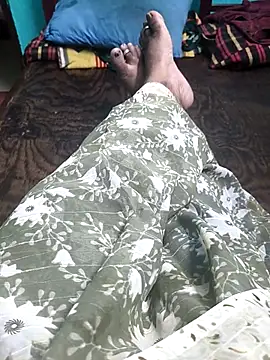 Snapshot of Villageanuty chatting on April 13, 2026, 3:49 pm Villageanuty online show from April 13, 2026, 3:49 pm