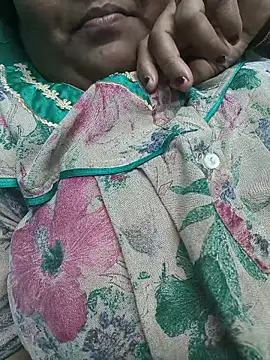 Snapshot of Villageanuty chatting on January 7, 2026, 3:50 pm Villageanuty online show from January 7, 2026, 3:50 pm