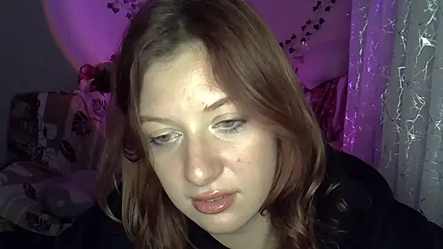 Snapshot of Lily_Ember chatting on November 28, 2025, 6:19 pm Lily Ember online show from November 28, 2025, 6:19 pm