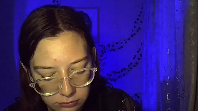 Snapshot of Lily_Ember chatting on October 20, 2025, 4:51 pm Lily Ember online show from October 20, 2025, 4:51 pm