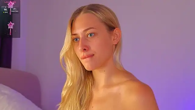 Snapshot of ChristyMarshall chatting on September 23, 2025, 4:03 pm ChristyMarshall online show from September 23, 2025, 4:03 pm