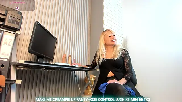 Snapshot of samanthajonexxx chatting on February 20, 2026, 3:58 pm samanthajonexxx online show from February 20, 2026, 3:58 pm