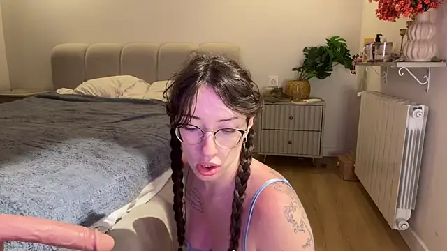Snapshot of Kelly_Berry__ chatting on June 25, 2026, 6:24 pm Kelly Berry online show from June 25, 2026, 6:24 pm