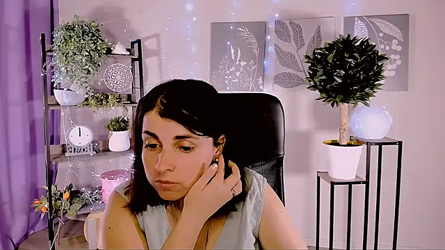 MartaEdams online show from June 5, 2026, 6:52 am