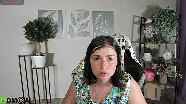 MartaEdams online show from July 4, 2026, 5:47 am