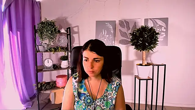 MartaEdams online show from June 10, 2026, 5:08 am