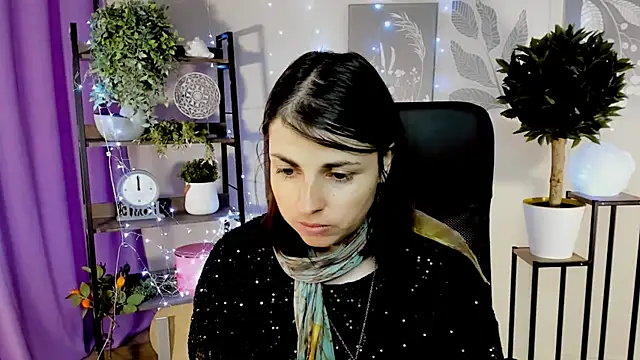 MartaEdams online show from May 5, 2026, 6:27 am
