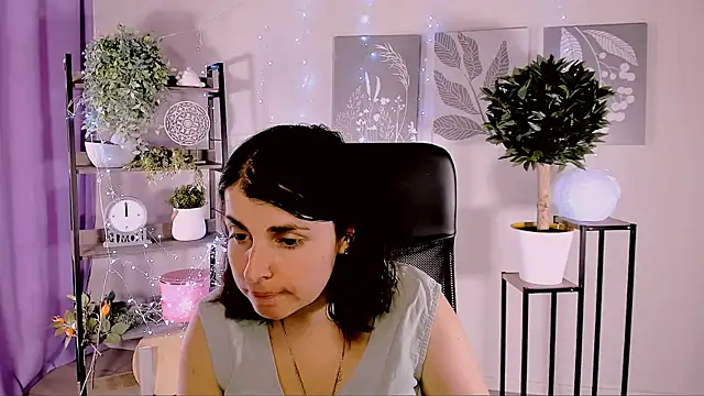 MartaEdams online show from June 5, 2026, 6:07 am