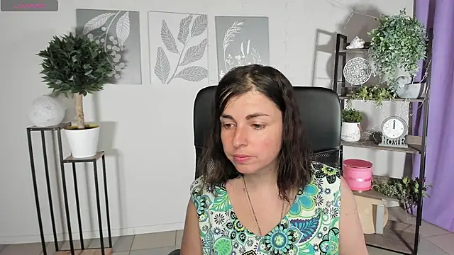 MartaEdams online show from June 20, 2026, 5:23 am