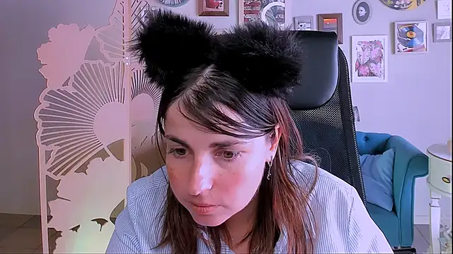 MartaEdams online show from September 9, 2025, 6:12 am