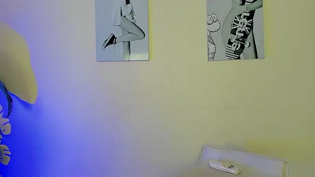 SamayRyann online show from December 3, 2025, 12:48 pm