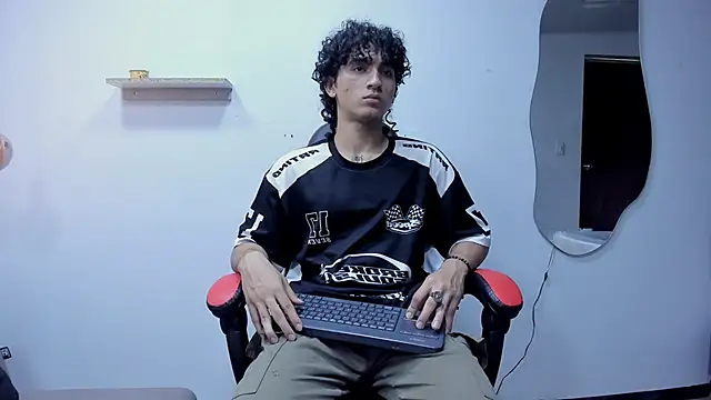 Snapshot of JackesTaylor chatting on September 24, 2025, 4:30 am JackesTaylor online show from September 24, 2025, 4:30 am