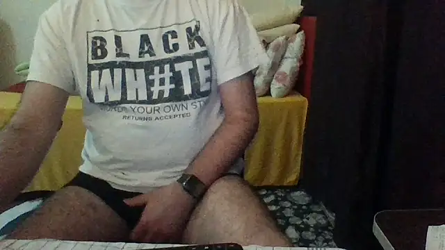 Snapshot of st206boy chatting on June 4, 2026, 12:15 am st206boy online show from June 4, 2026, 12:15 am