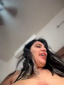 victoria amatista  online show from May 10, 2026, 3:03 pm