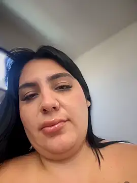 victoria amatista  online show from April 1, 2026, 9:12 pm