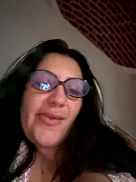 victoria amatista  online show from September 26, 2025, 11:33 pm