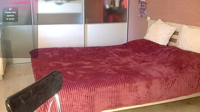 Snapshot of Cassie_Pinkkk chatting on November 3, 2025, 1:04 pm Cassie Pinkkk online show from November 3, 2025, 1:04 pm