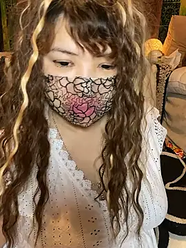 xoxLILxMELOxox online show from October 3, 2025, 4:52 pm