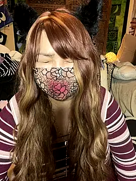 xoxLILxMELOxox online show from October 31, 2025, 5:09 pm