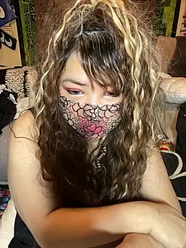 xoxLILxMELOxox online show from October 14, 2025, 5:52 am