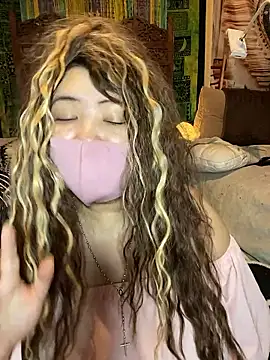 xoxLILxMELOxox online show from November 2, 2025, 4:34 pm