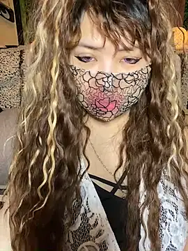 xoxLILxMELOxox online show from October 9, 2025, 4:18 pm