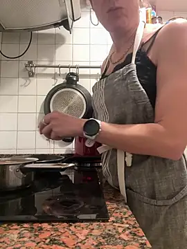 Snapshot of Angyflumens chatting on December 17, 2025, 2:44 pm Angyflumens online show from December 17, 2025, 2:44 pm