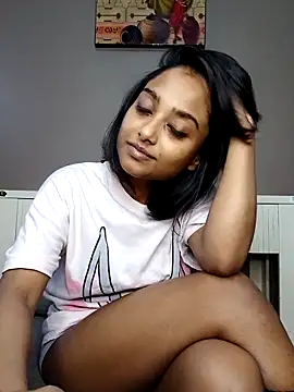 littlemissdevil69 online show from April 22, 2026, 8:15 pm