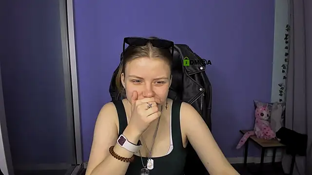 Snapshot of foxy_tease_ chatting on September 30, 2025, 7:31 pm foxy tease online show from September 30, 2025, 7:31 pm