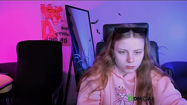 Snapshot of foxy_tease_ chatting on November 5, 2025, 9:34 am foxy tease online show from November 5, 2025, 9:34 am